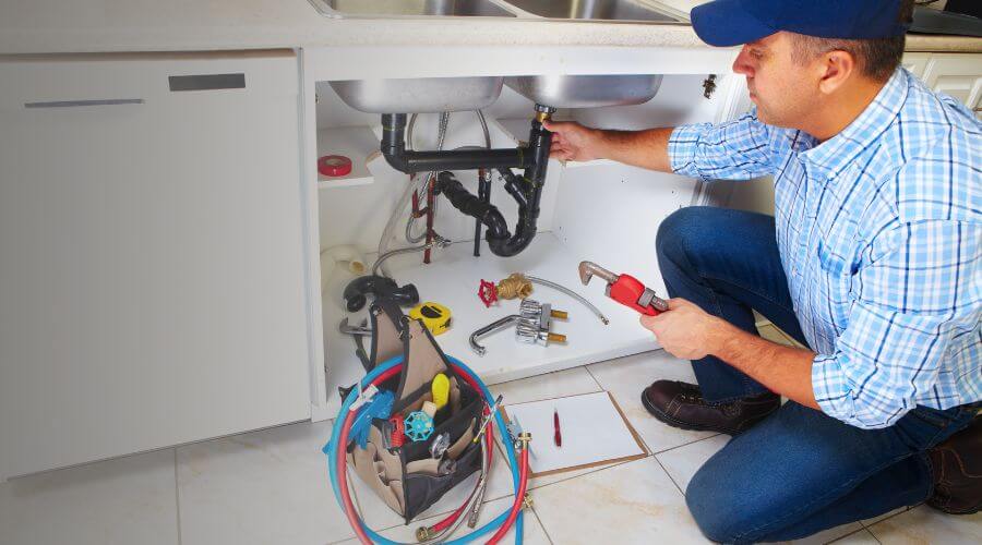Professional expert plumbing services in Kenedy, TX